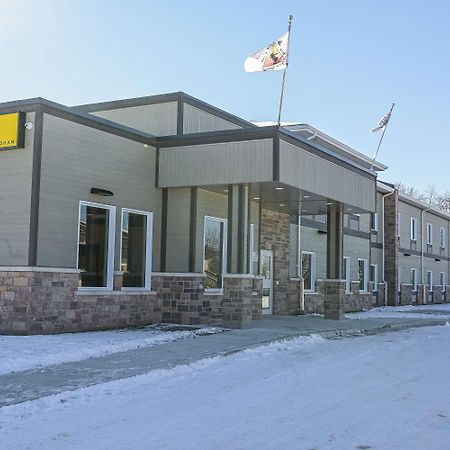 Super 8 By Wyndham Moosonee Ξενοδοχείο Εξωτερικό φωτογραφία